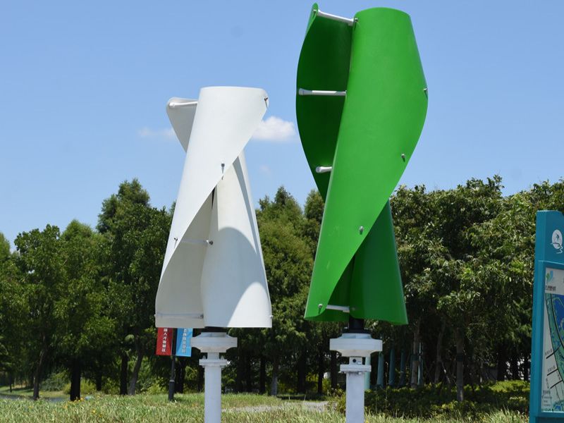 Vertical wind turbine